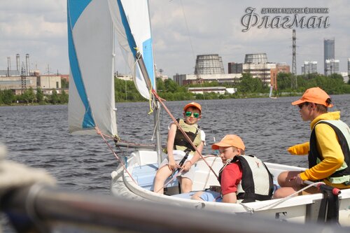 Фоторепортаж с парусной практики флотилии Флагман, прошедшей в июне 2017 года.